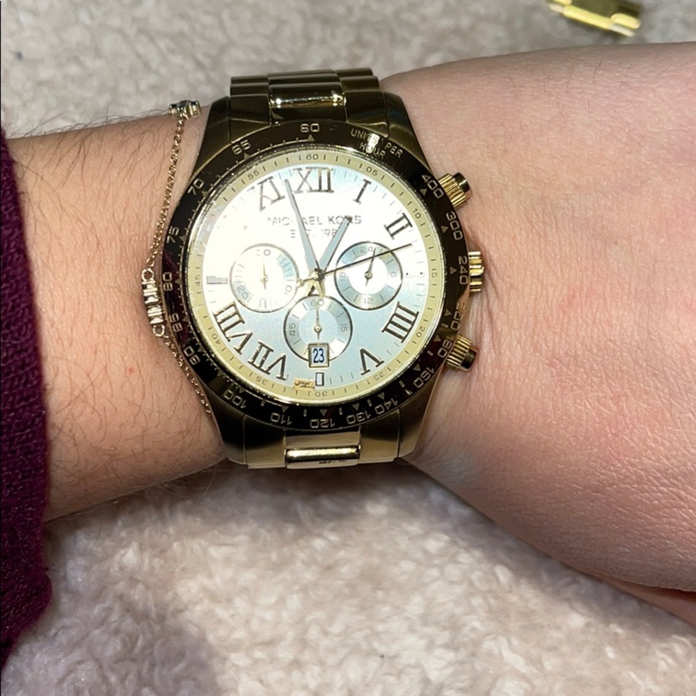 AUTHENTIC Michael Kors Gold Watch - Picture 3 of 6